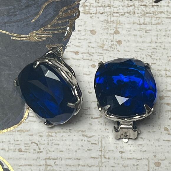 Vintage 1980s Large Oversized Runway Faceted Sparkling Sapphire Blue Earrings D3 - Picture 7 of 8